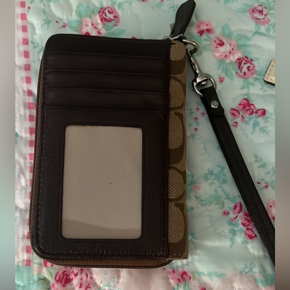 Coach Turn-lock Signature Canvas Wristlet/Phone Wallet EUC - Picture 12 of 14